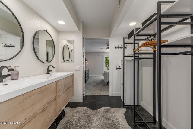 11629 N 40TH Way, Phoenix, AZ 85028