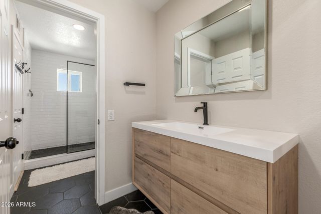 11629 N 40TH Way, Phoenix, AZ 85028