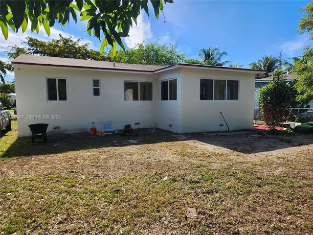815 NE 134th St, North Miami, FL 33161