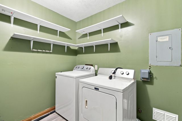 1062 Tobi Drive, Columbus, OH 43207