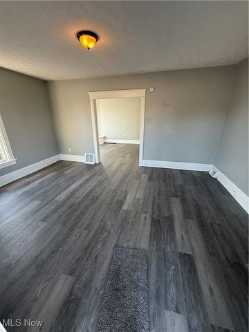 1005 Dewalt Avenue NW, Canton, OH 44703