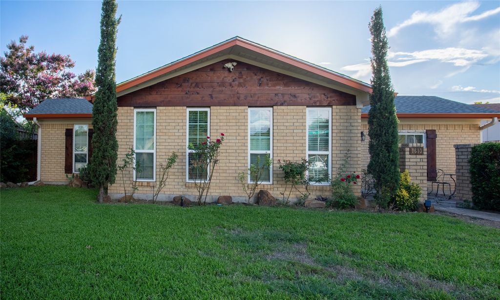 1613 Tynes Drive, Garland, TX 75042
