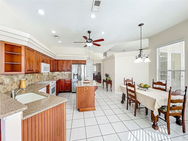 1821 CARILLON PARK DRIVE, Oviedo, FL 32765