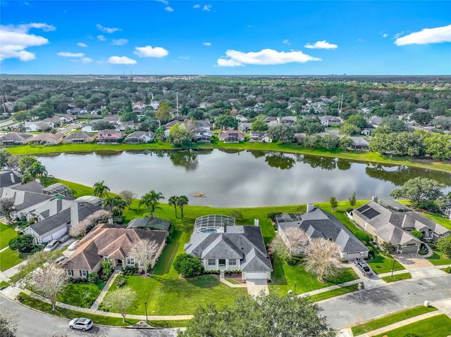 1821 CARILLON PARK DRIVE, Oviedo, FL 32765