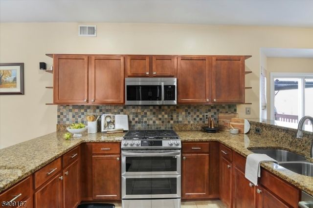 408 Rock Ridge Rd, Jefferson Twp., NJ 07849