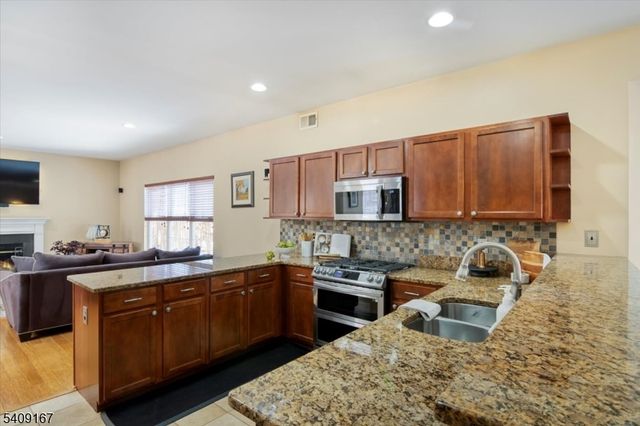 408 Rock Ridge Rd, Jefferson Twp., NJ 07849