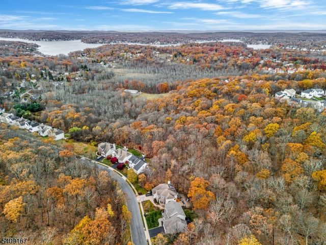 408 Rock Ridge Rd, Jefferson Twp., NJ 07849