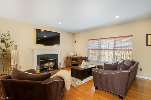 408 Rock Ridge Rd, Jefferson Twp., NJ 07849