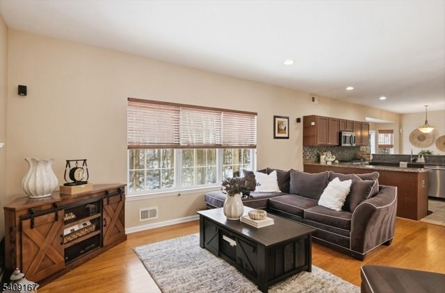 408 Rock Ridge Rd, Jefferson Twp., NJ 07849