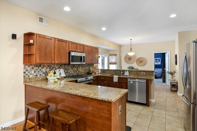 408 Rock Ridge Rd, Jefferson Twp., NJ 07849