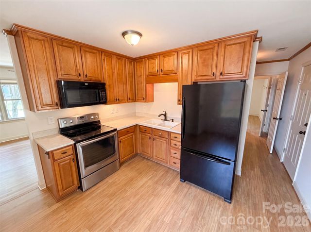 713 Ridgedale Court, Charlotte, NC 28206