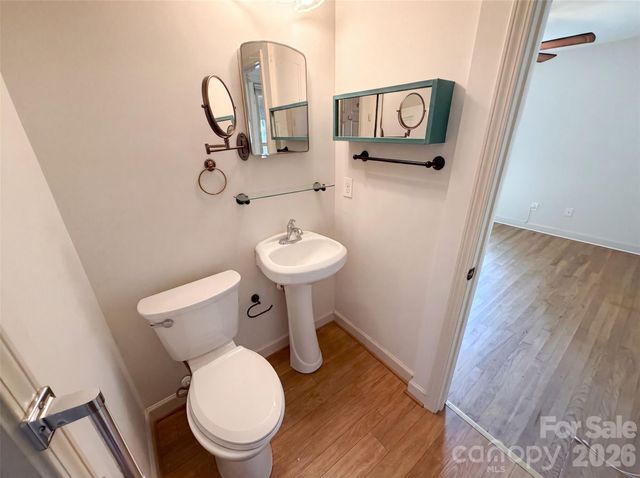 713 Ridgedale Court, Charlotte, NC 28206