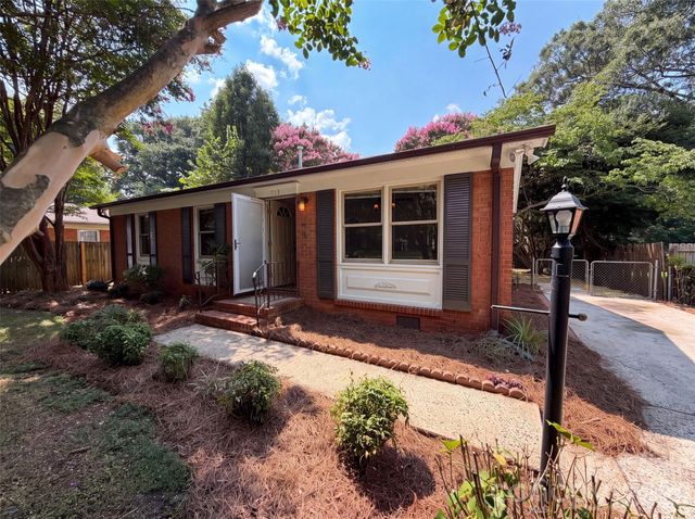713 Ridgedale Court, Charlotte, NC 28206