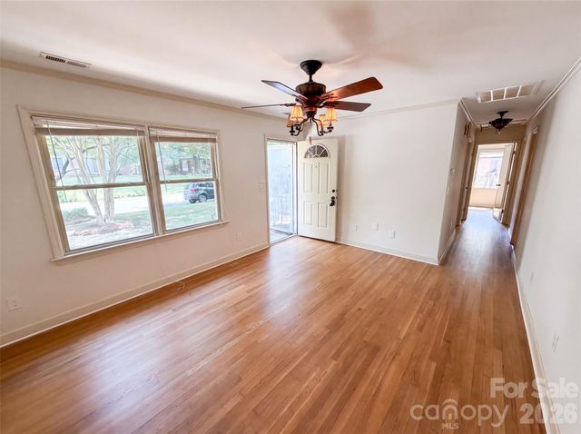 713 Ridgedale Court, Charlotte, NC 28206