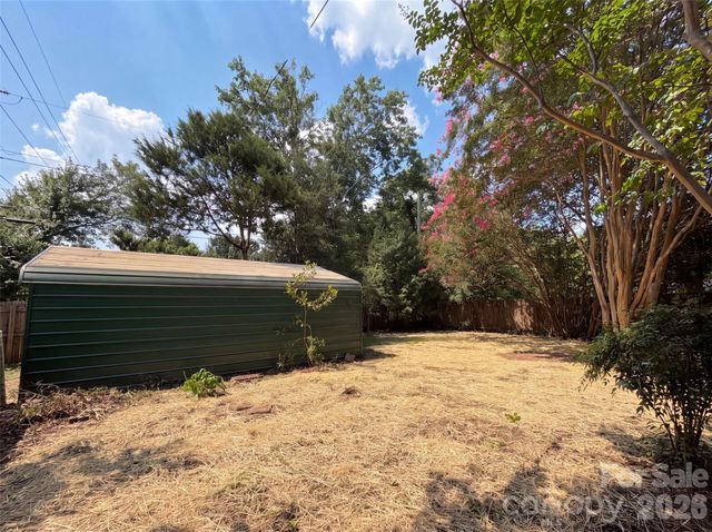 713 Ridgedale Court, Charlotte, NC 28206