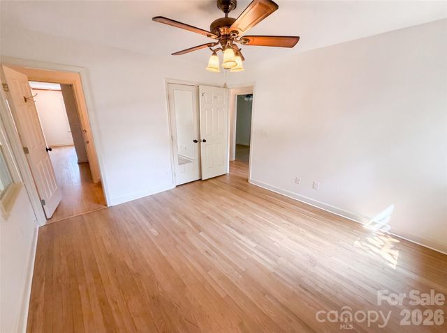 713 Ridgedale Court, Charlotte, NC 28206