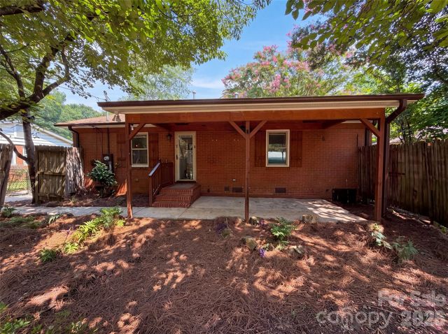 713 Ridgedale Court, Charlotte, NC 28206