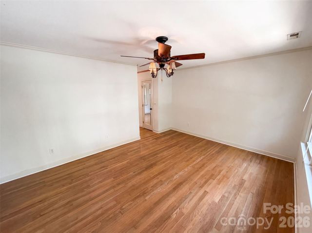 713 Ridgedale Court, Charlotte, NC 28206