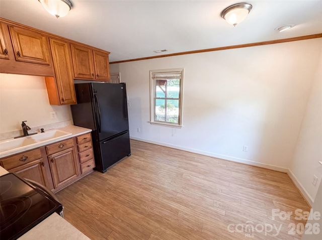 713 Ridgedale Court, Charlotte, NC 28206