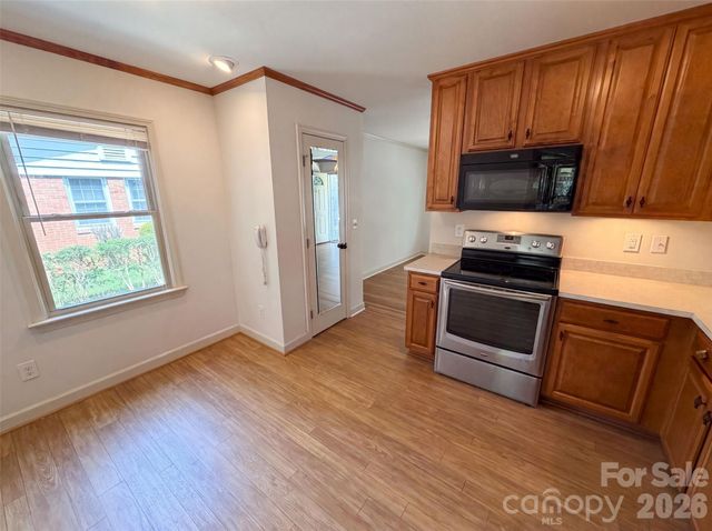 713 Ridgedale Court, Charlotte, NC 28206