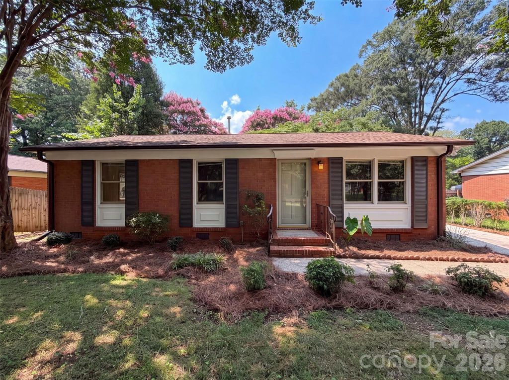 713 Ridgedale Court, Charlotte, NC 28206