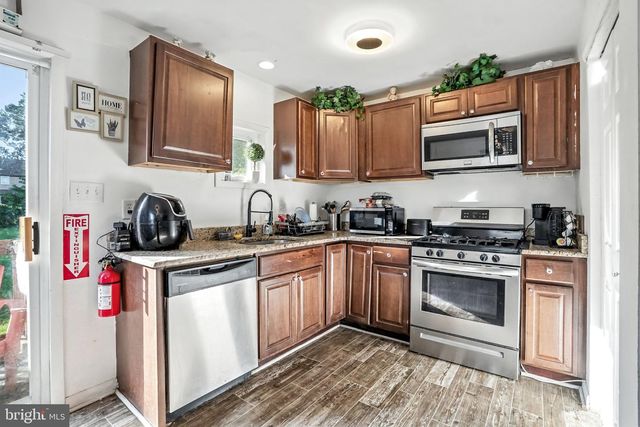 83 QUEEN AVE, Pennsville, NJ 08070