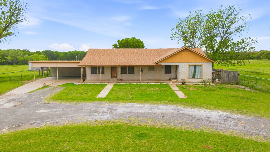 7450 E Highway 6 3, De Leon, TX 76444