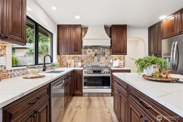 315 241st Street SW, Bothell, WA 98021