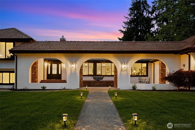 315 241st Street SW, Bothell, WA 98021