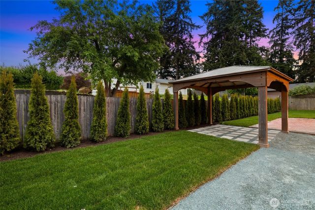 315 241st Street SW, Bothell, WA 98021