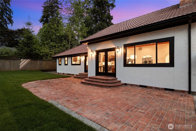 315 241st Street SW, Bothell, WA 98021