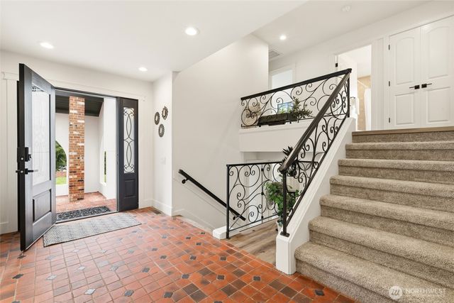 315 241st Street SW, Bothell, WA 98021
