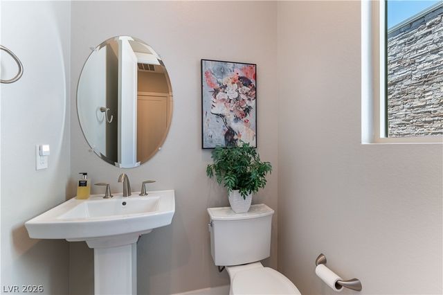 6178 Petroglyph Avenue, Las Vegas, NV 89135
