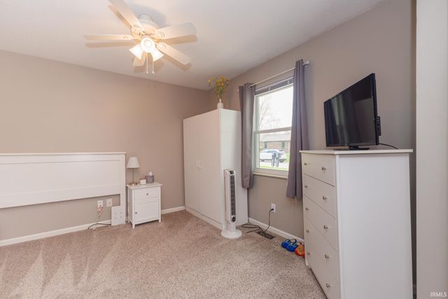 1806 N Mockingbird Lane, Muncie, IN 47304