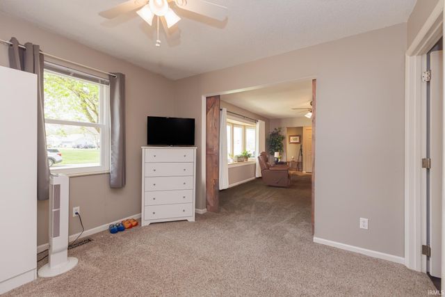 1806 N Mockingbird Lane, Muncie, IN 47304