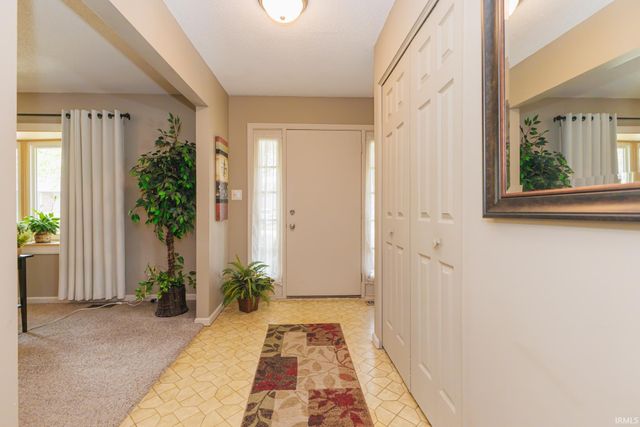 1806 N Mockingbird Lane, Muncie, IN 47304