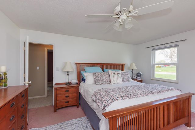 1806 N Mockingbird Lane, Muncie, IN 47304