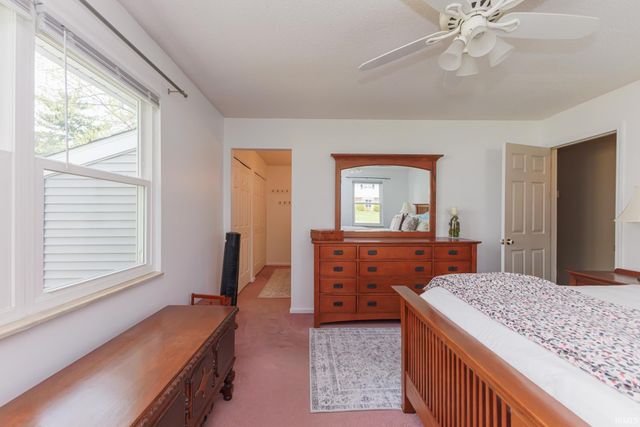 1806 N Mockingbird Lane, Muncie, IN 47304