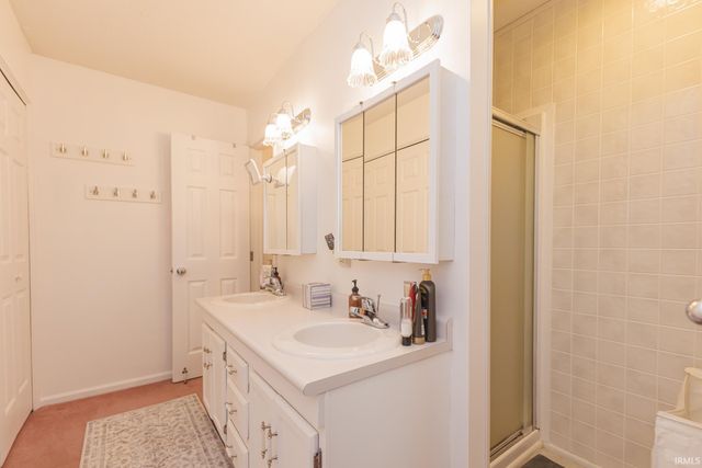 1806 N Mockingbird Lane, Muncie, IN 47304