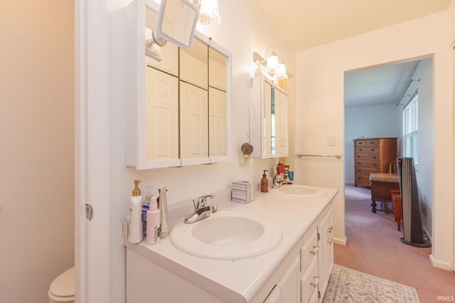 1806 N Mockingbird Lane, Muncie, IN 47304