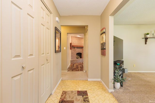 1806 N Mockingbird Lane, Muncie, IN 47304