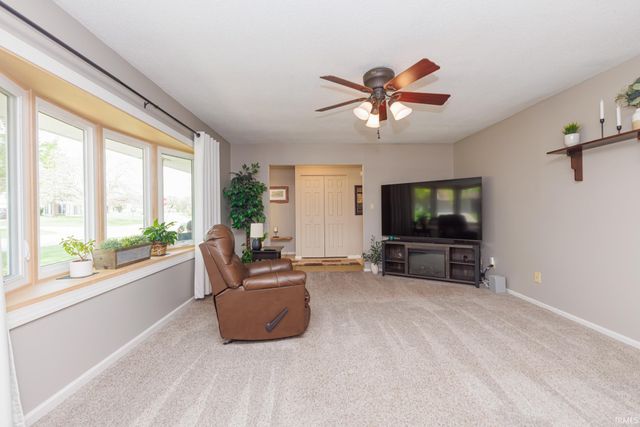 1806 N Mockingbird Lane, Muncie, IN 47304