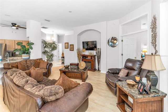 414 FAIRLANE DRIVE, Debary, FL 32713