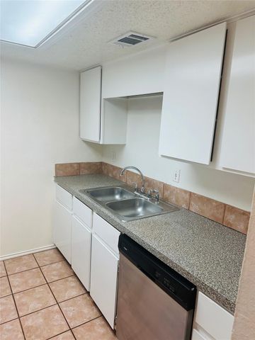 2401 Leon ST 307, Austin, TX 78705