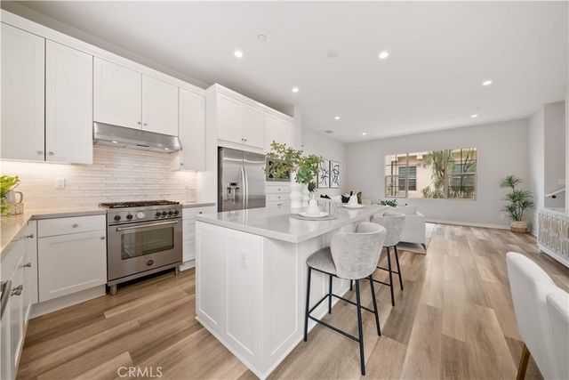 206 Milky, Irvine, CA 92618