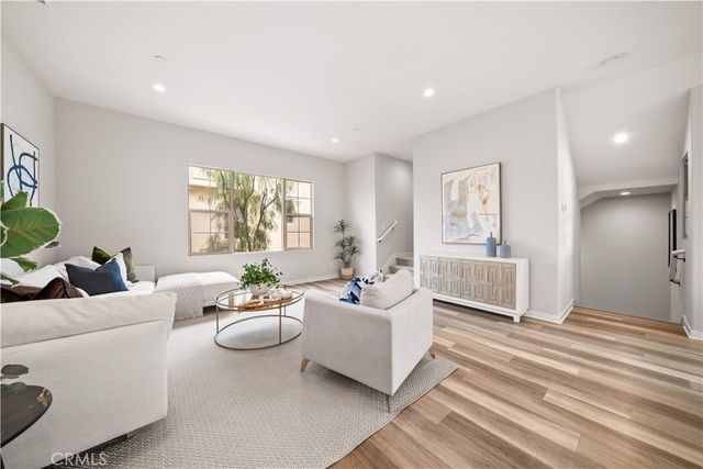 206 Milky, Irvine, CA 92618