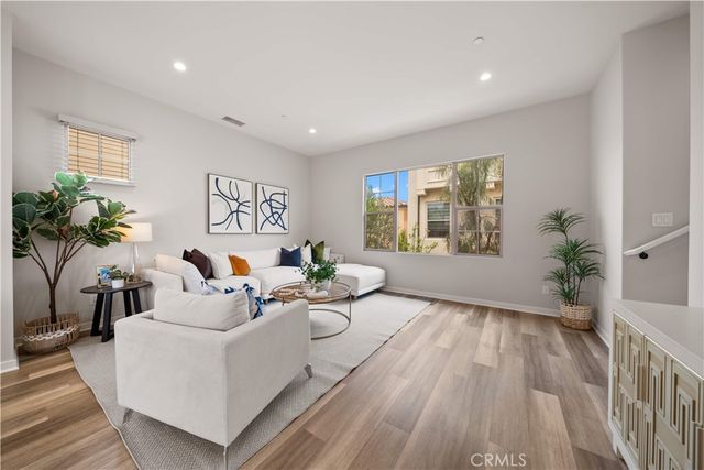 206 Milky, Irvine, CA 92618