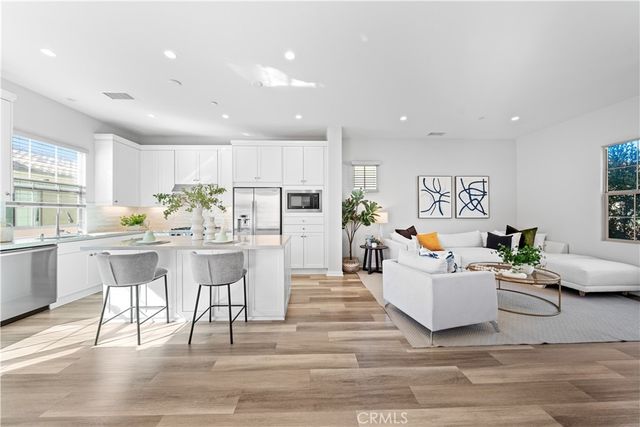 206 Milky, Irvine, CA 92618