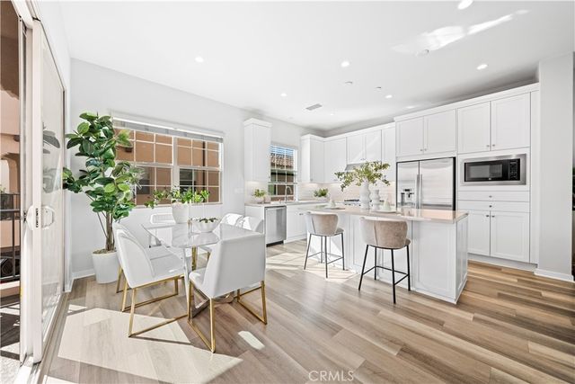 206 Milky, Irvine, CA 92618