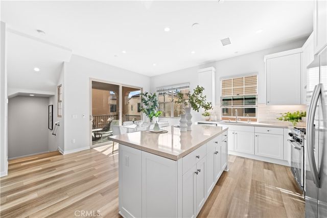 206 Milky, Irvine, CA 92618